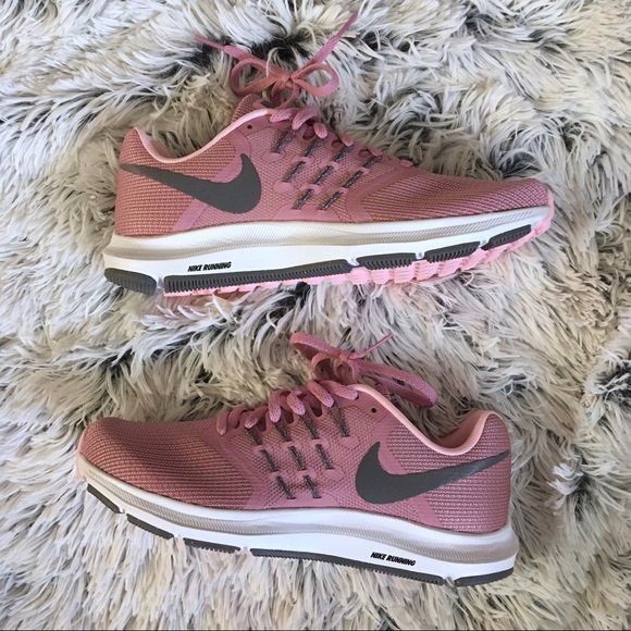 Nike Run Swift in Dark Rose - Picture 6 of 6